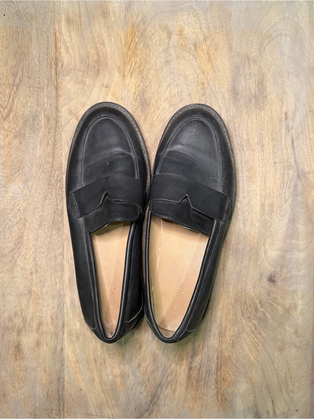 Banana Republic Black Leather Slip-On Loafers - Womens 8